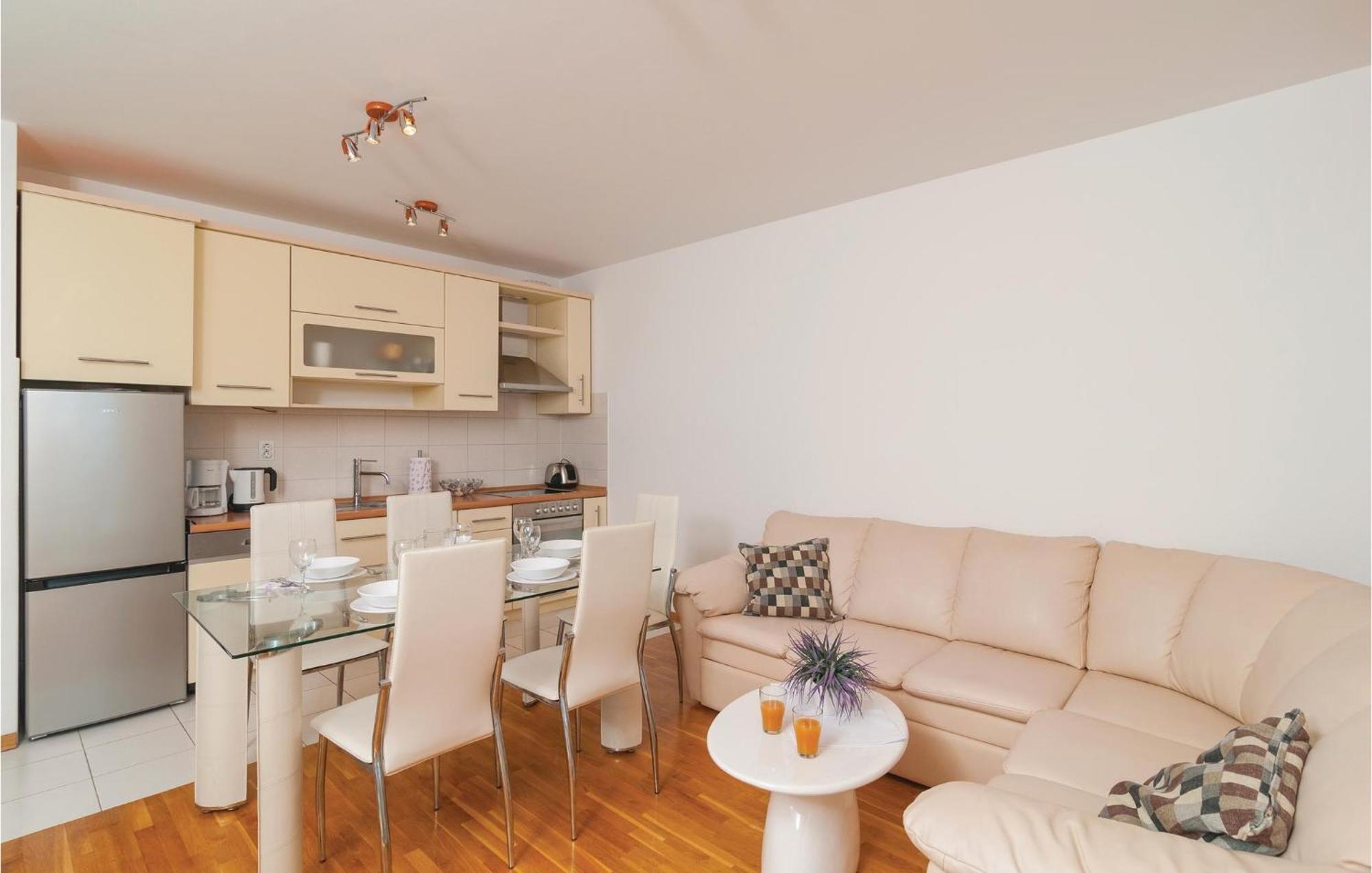 Nice Apartment In Omis With House Sea View Екстериор снимка