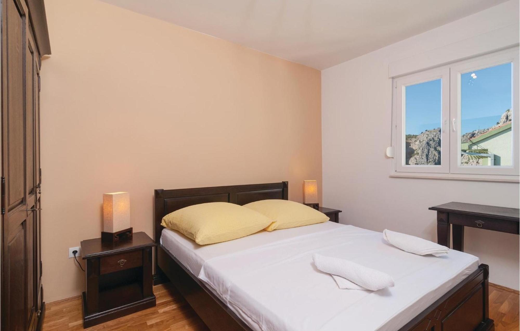 Nice Apartment In Omis With House Sea View Екстериор снимка